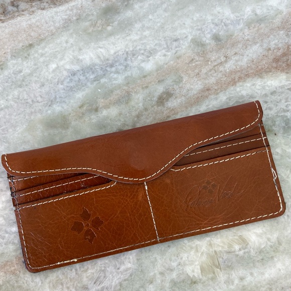 slim Leather Patricia Nash Valentia sleeve magnetic closure card cash holder - Picture 4 of 16